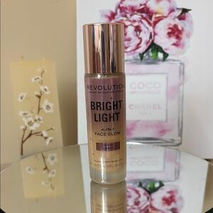 Revolution Bright Light 4-in-1 Face Glow - Cream